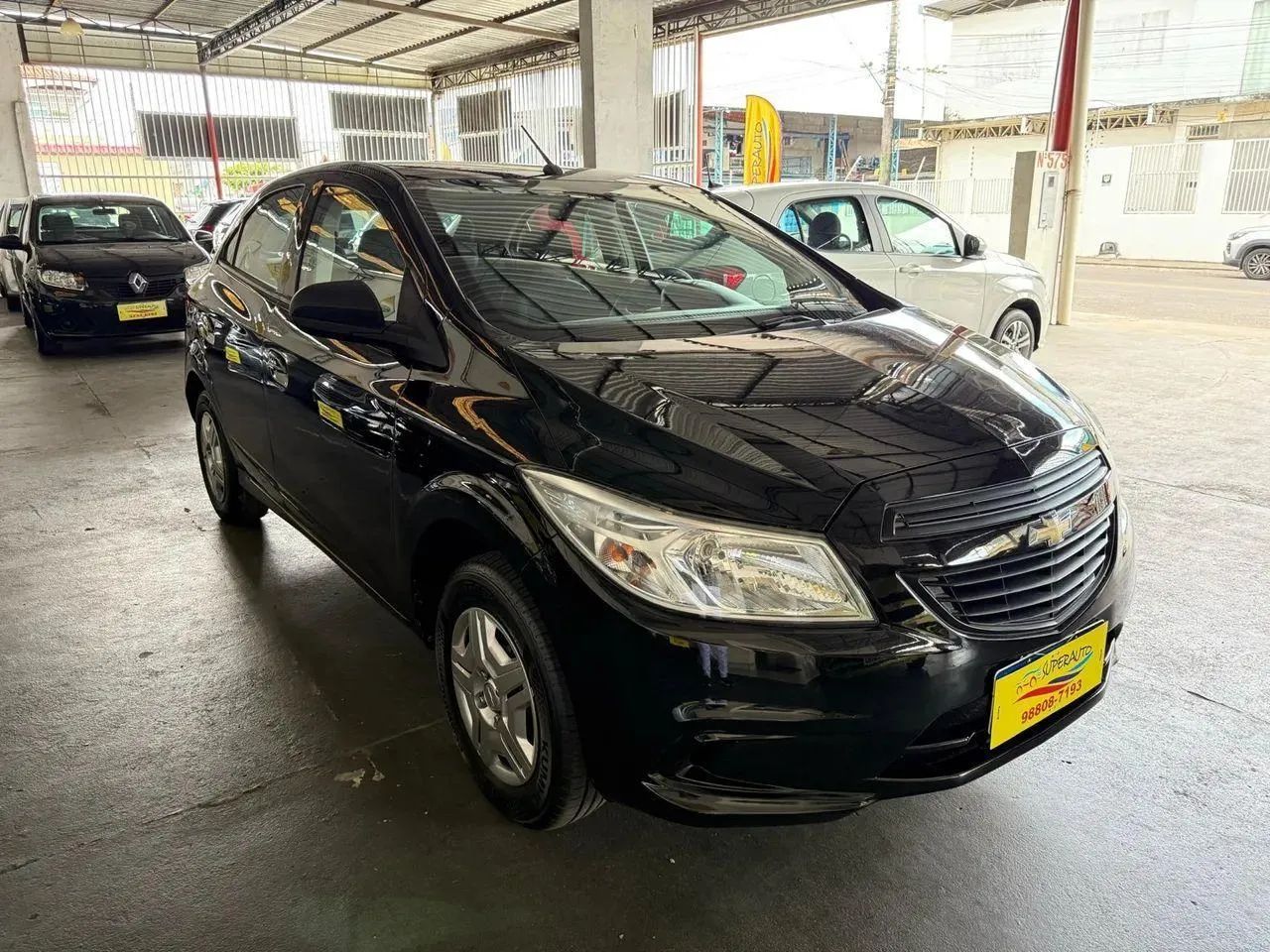 CHEVROLET ONIX 1.0 2018 COMPLETO + KIT MULTIMÍDIA (MEGA PROMOÇÃO)