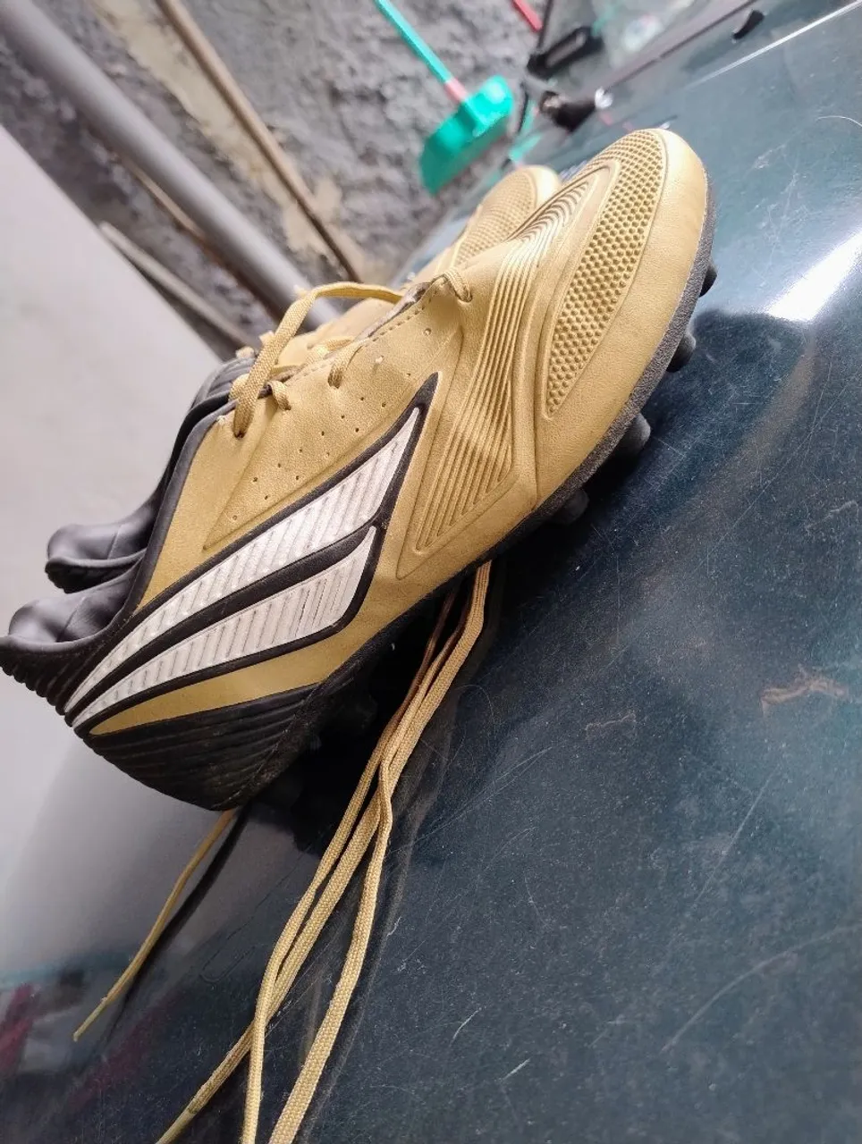 Chuteira de Futebol Masculina - Tamanho 40
