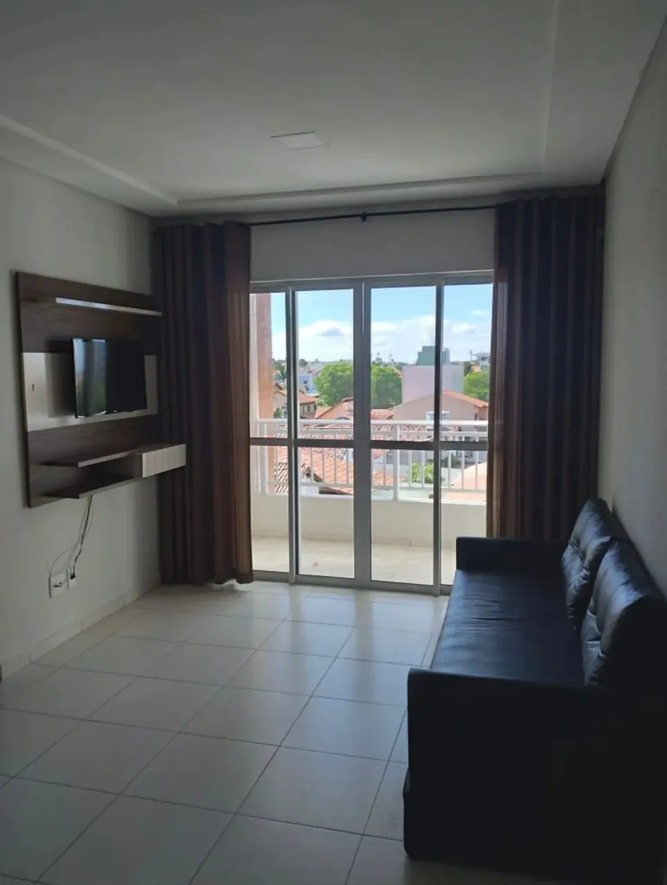Imóvel para aluguel possui 76 metros quadrados com 2 quartos em Catolé - Campina Grande -