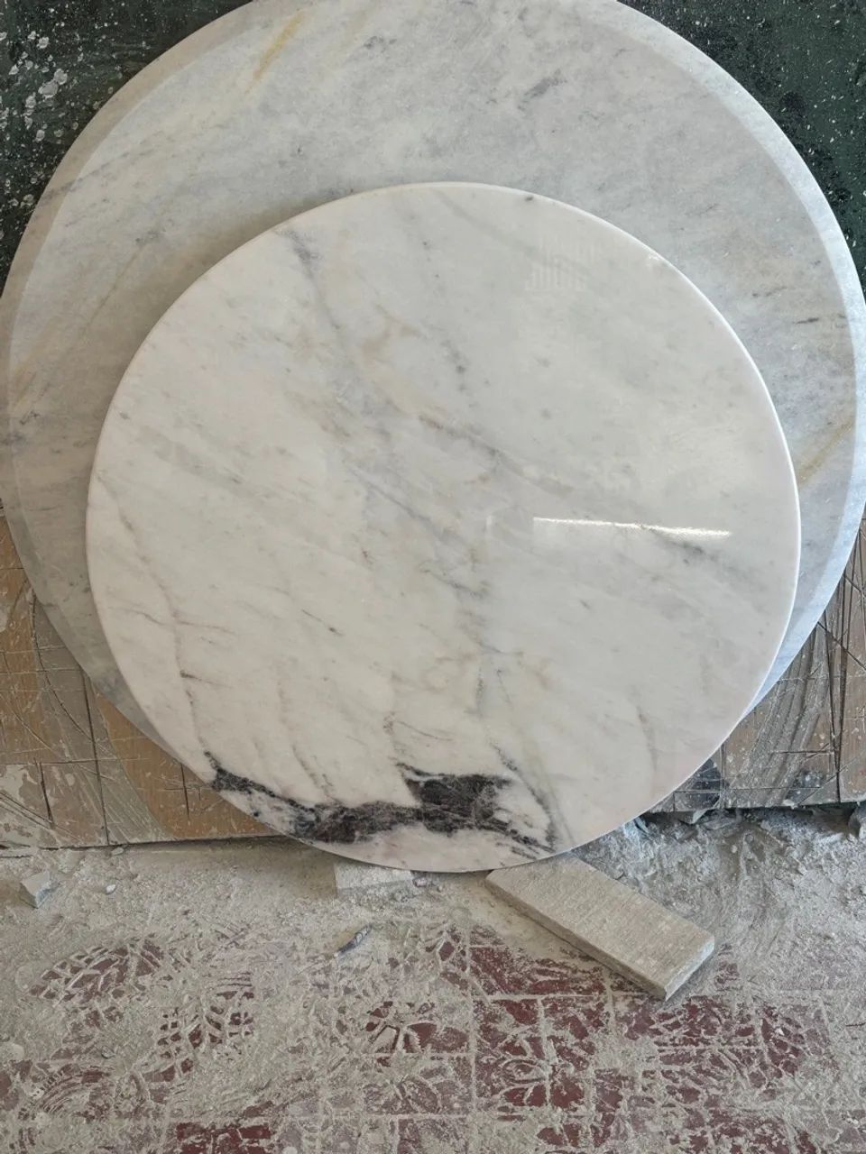 Mesa Saarinen mármore Espírito Santo 80cm oferta  - Foto 4