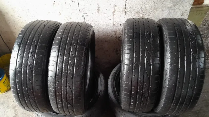 Jogo com 4 pneus 195/65/15 Goodyear filé os 4. 