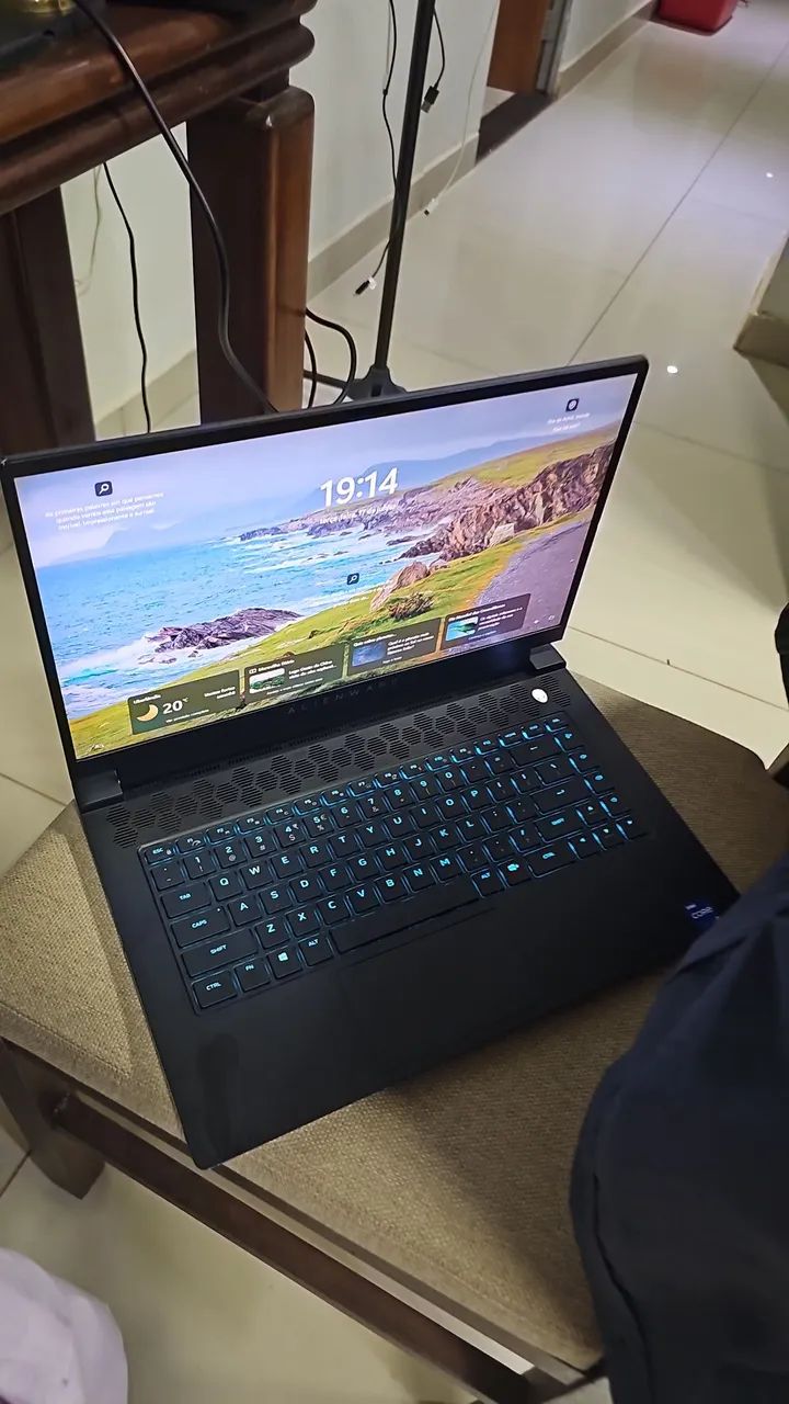 Alienware m15 R6 - Foto 3