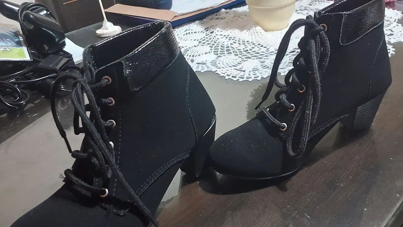 Top bota INFANTIL SEMI NOVA 