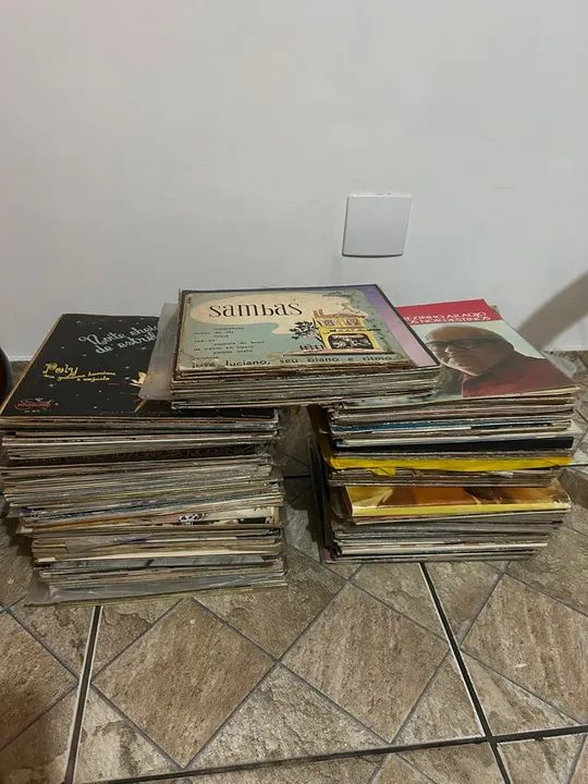 Coleção de Discos 220 Vinil Antigos -  Urgente - Foto 3