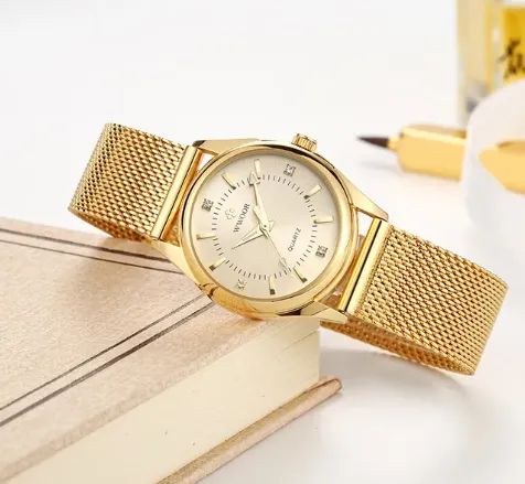 Relógio feminino com pulseira dourada  Wwoor  - Foto 3