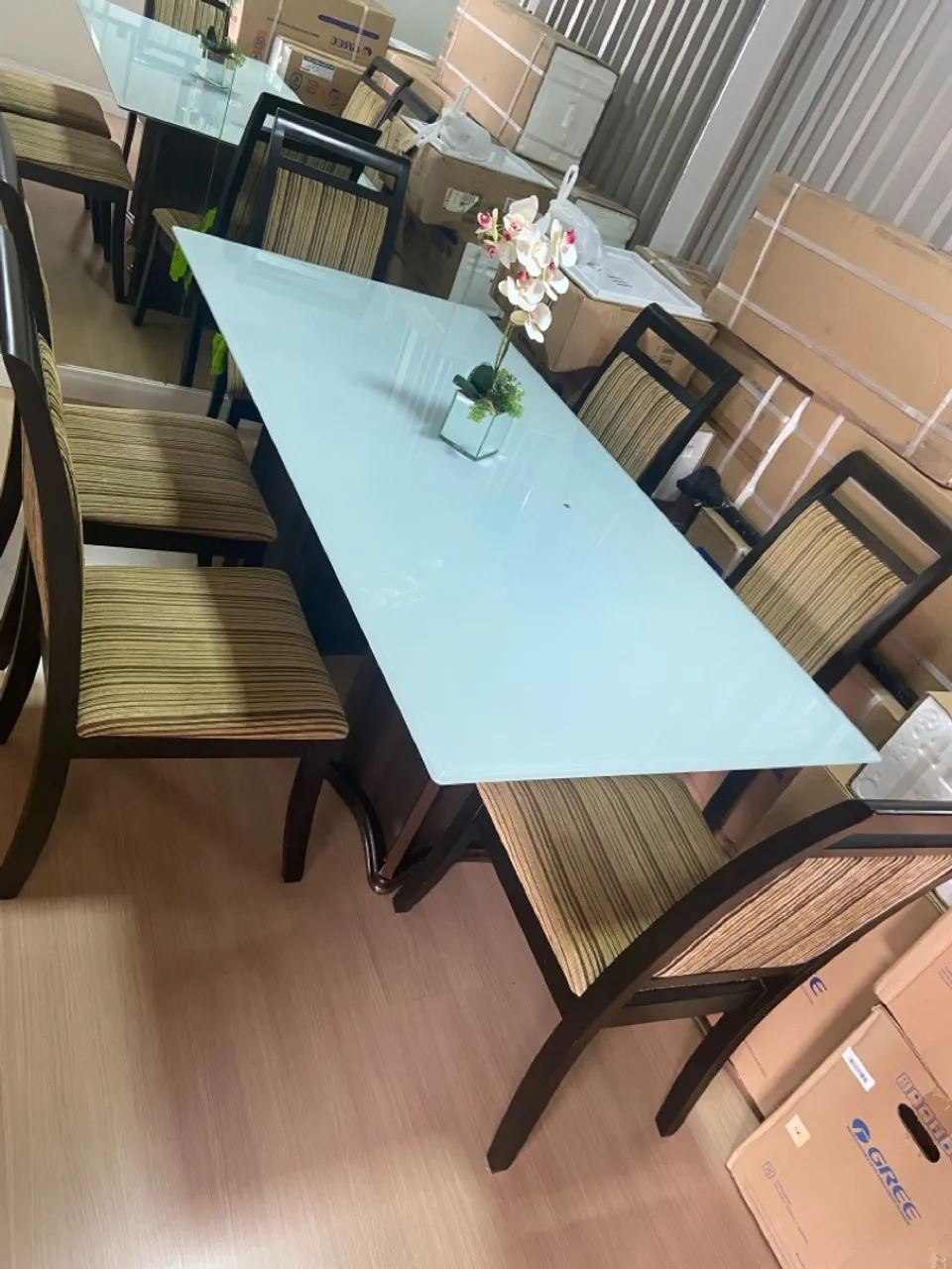 Conjunto mesa com 6 cadeiras