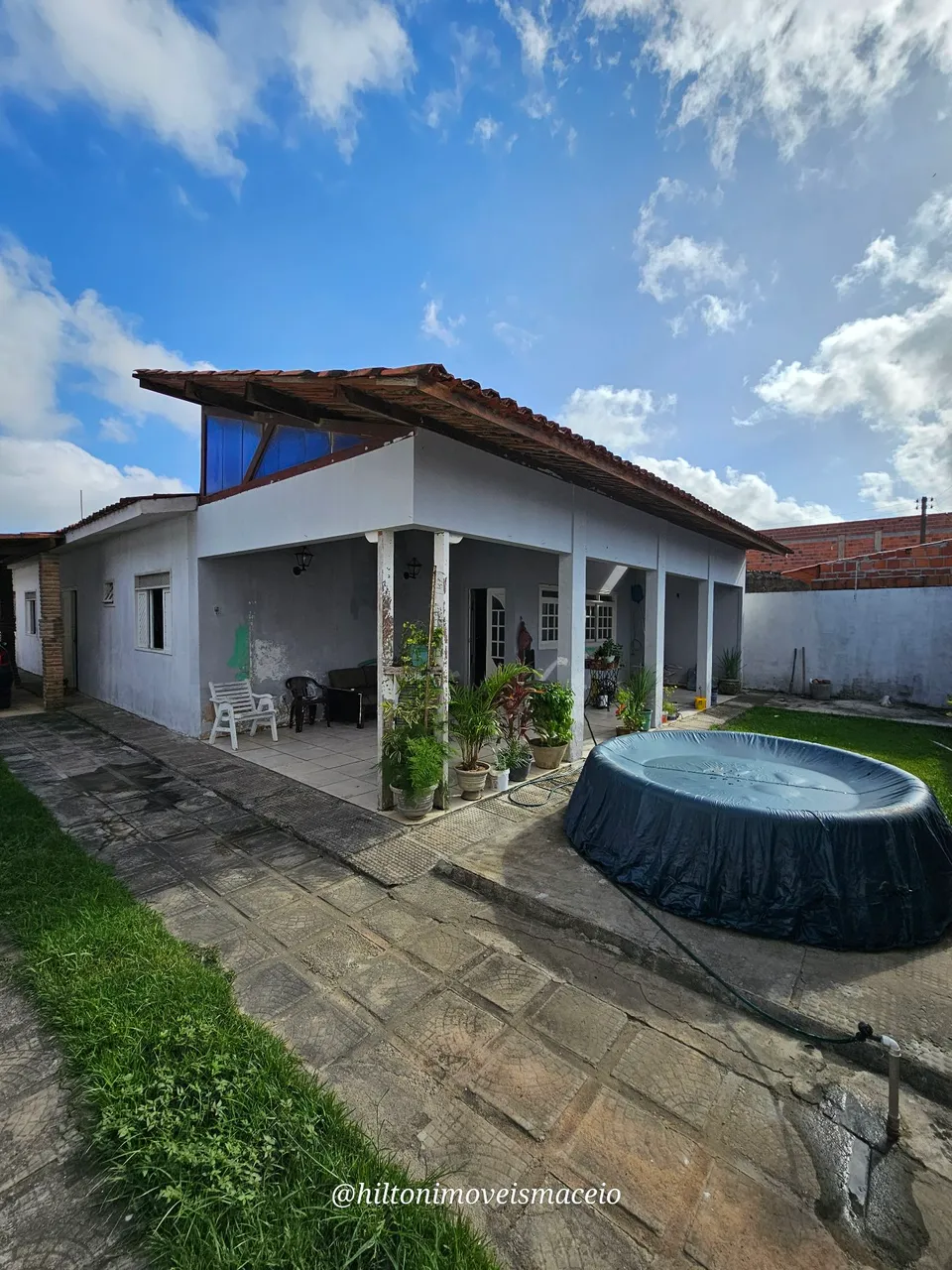Casa com 5 quartos, sendo 2 suítes e terreno 15x30 na Santa Lúcia