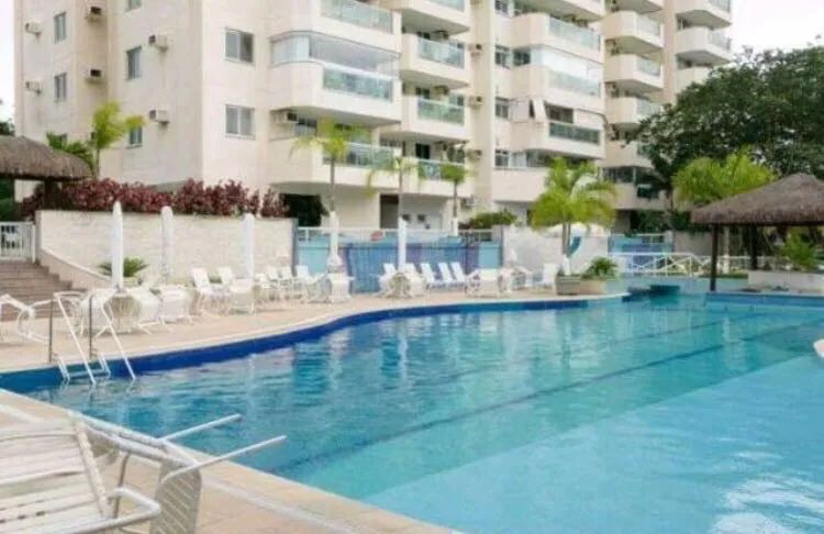 RIO  : lindos aptos com ar condicionado e internet Wifi , perto da praia da Barra