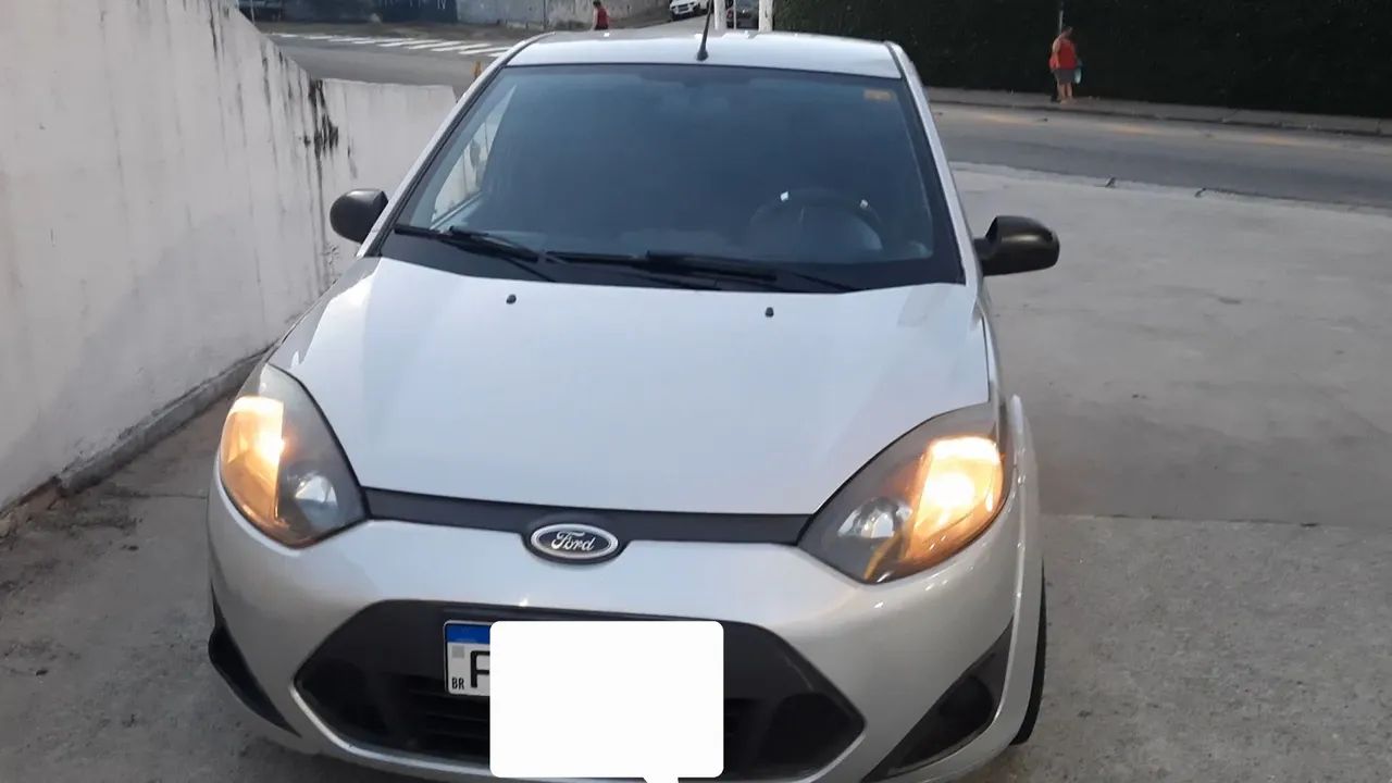 Fiesta 1.0 Flex completo 