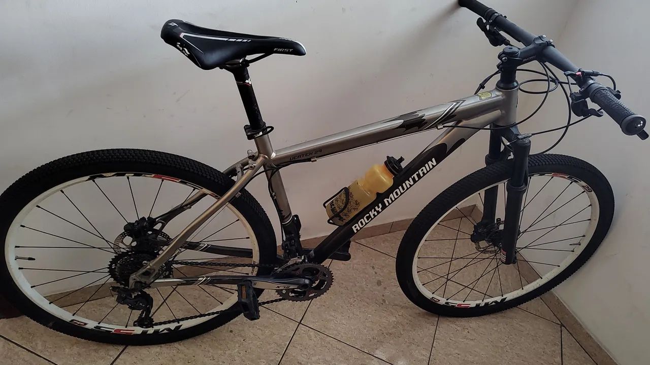 Bicicleta Rocky Mountain Vertex 29