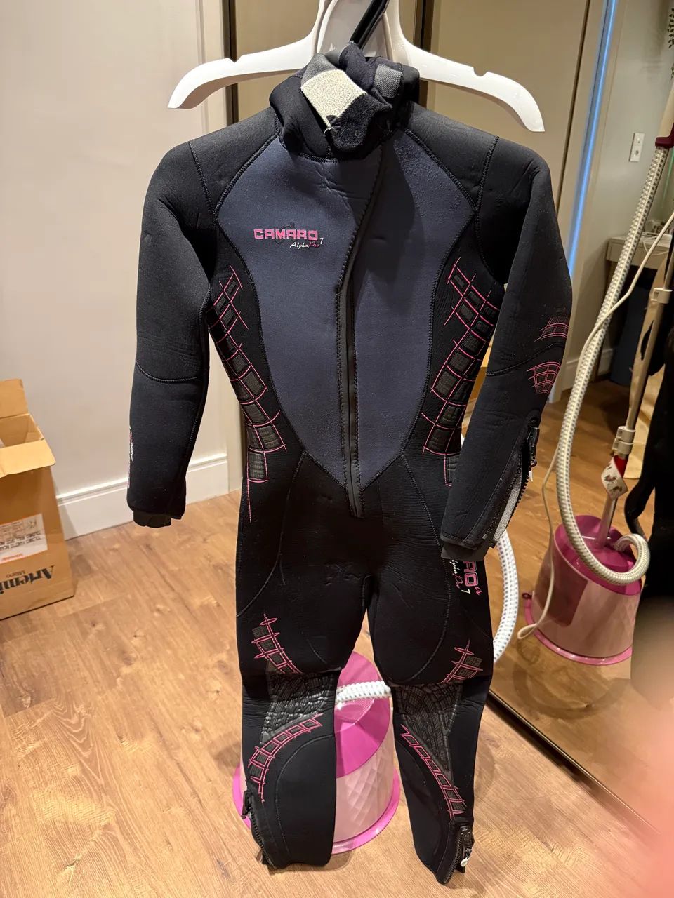 Roupa de mergulho feminina 7mm marca Camaro Alpha Plus Rosa  - Foto 5