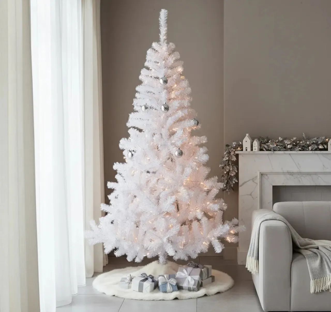 Arvore De Natal Branca 2,10 Metros 450 Galho Pinheiro Branco - Foto 4