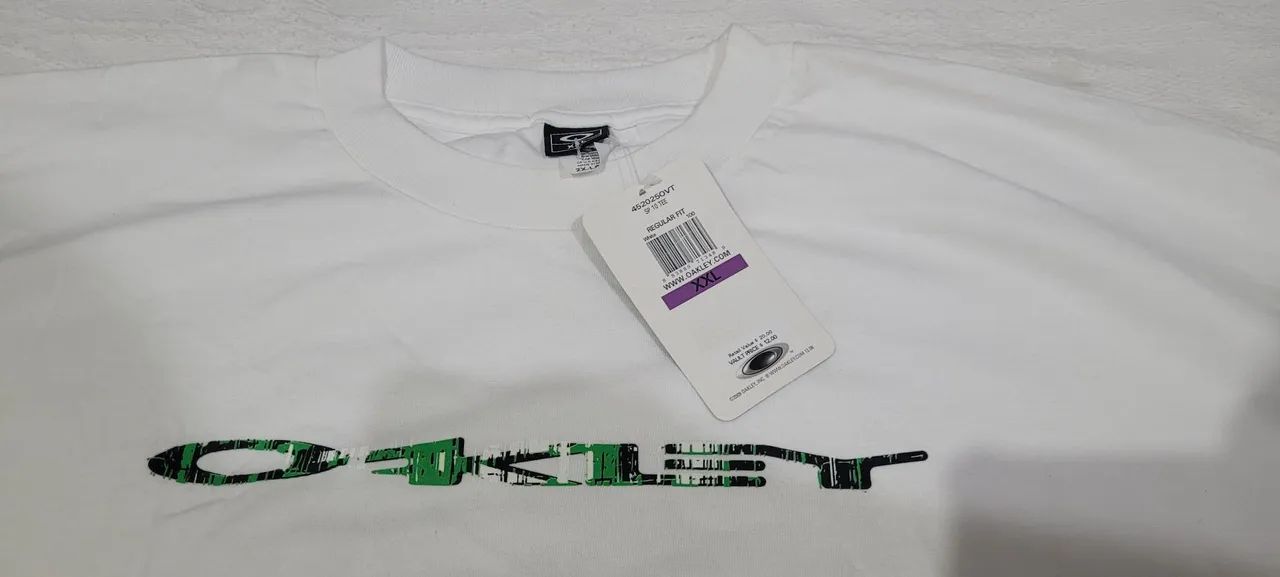 Camiseta Oakley Vault Exclusive Branco - Foto 4