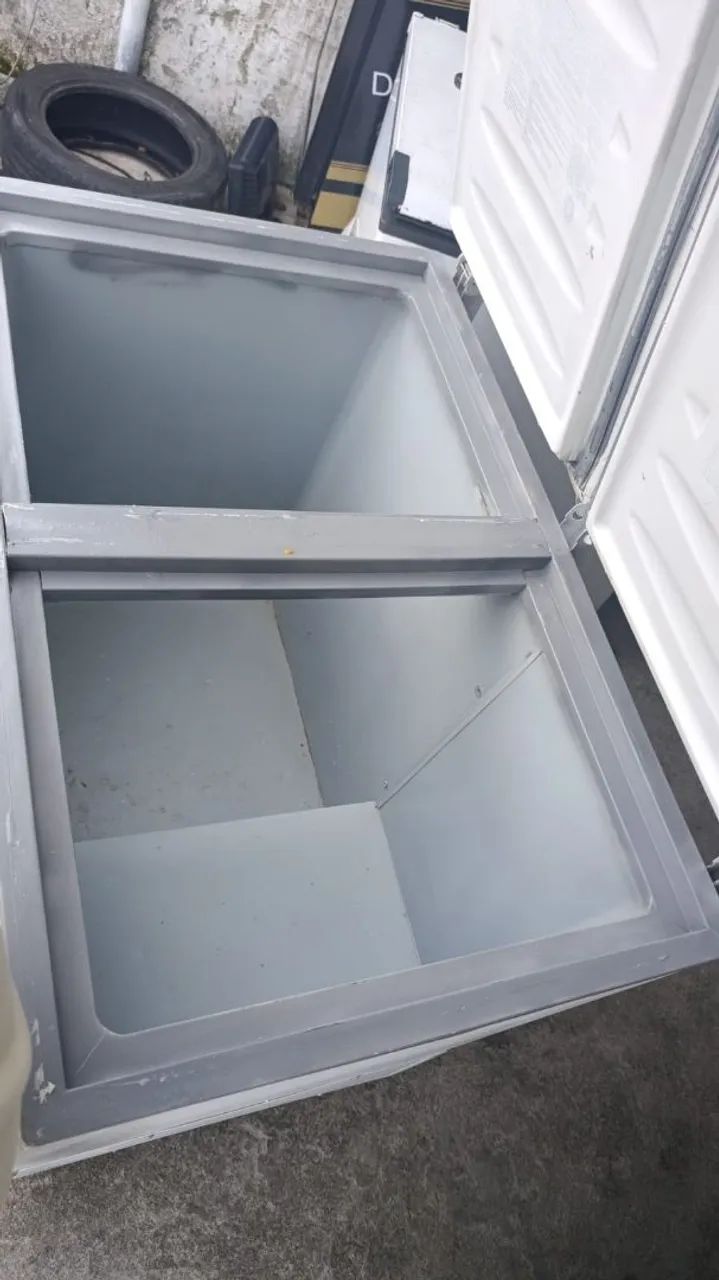 VENDO FREEZER SUPER CONSERVADA - Foto 3