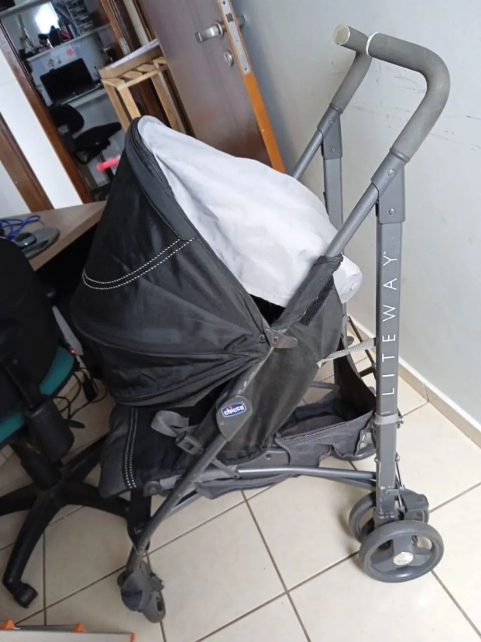 Carrinho de Bebe Chicco Lite Way 3 + Almofada - Foto 2