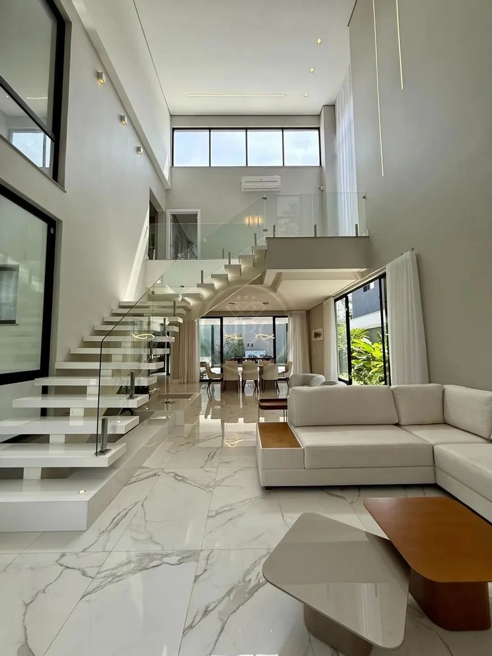 LINDA CASA 100% MOBILIADA NO ALPHAVILLE 1 EM MANAUS
