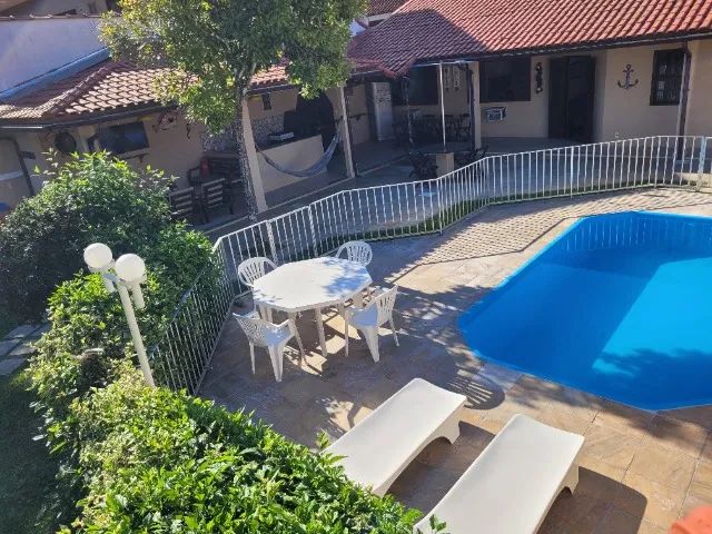 Maravilhosa casa com piscina em Garatucaia