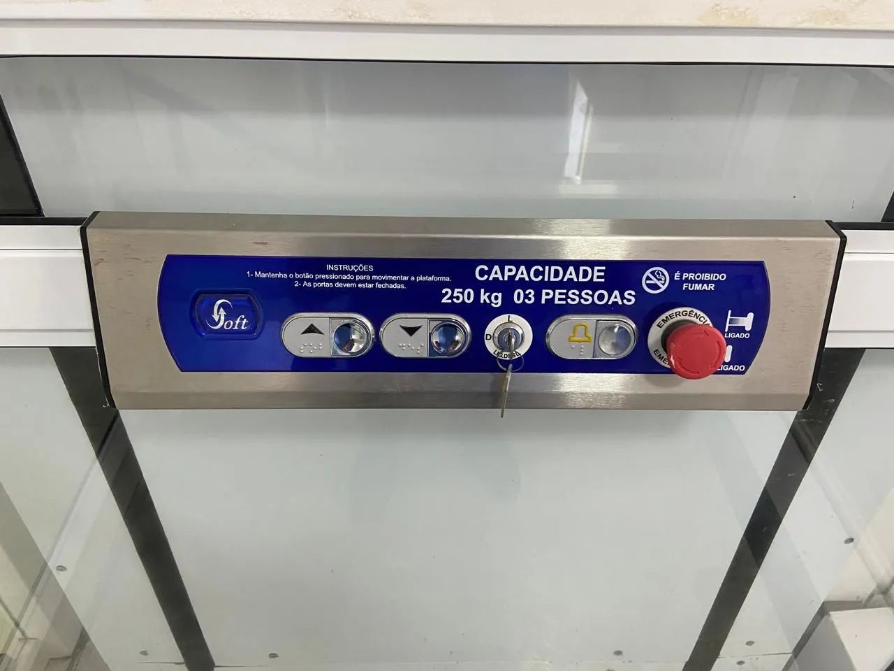 Elevador de Acessibilidade Plataforma Vertical - 250kg / 3 Pessoas<br> - Foto 4