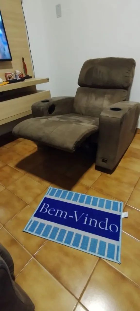 Poltrona Reclinável e Retrátil 