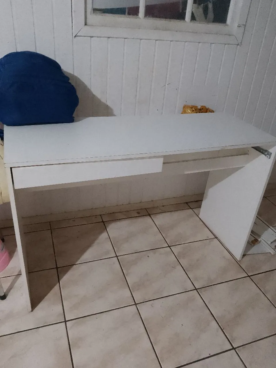 Escrivaninha Branca Minimalista