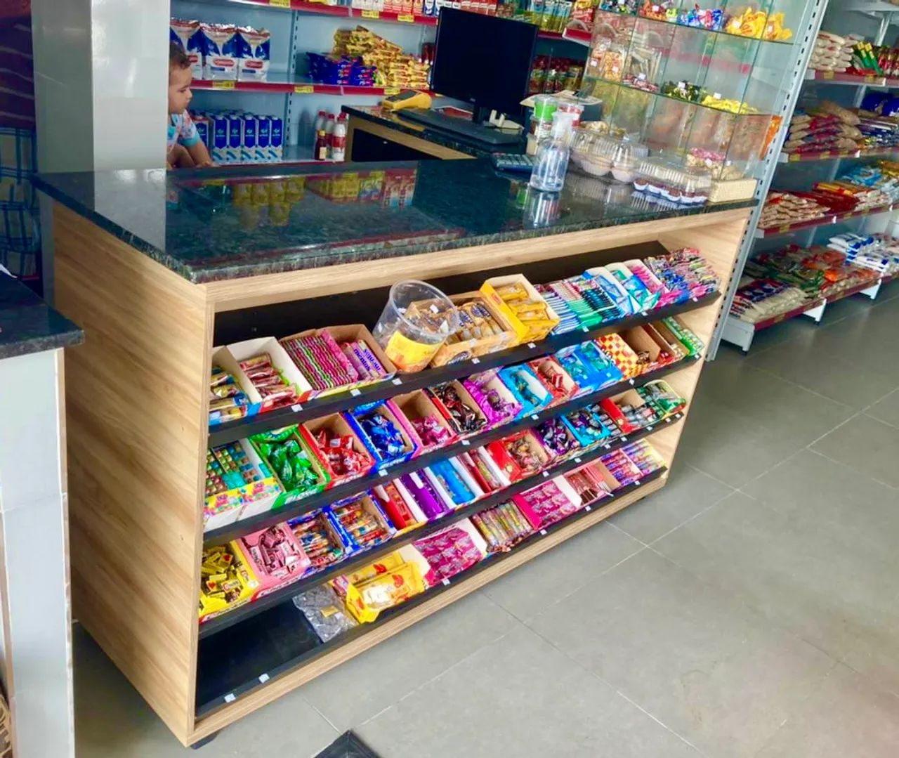 Balcão Expositor Branco com Vidro - Foto 2