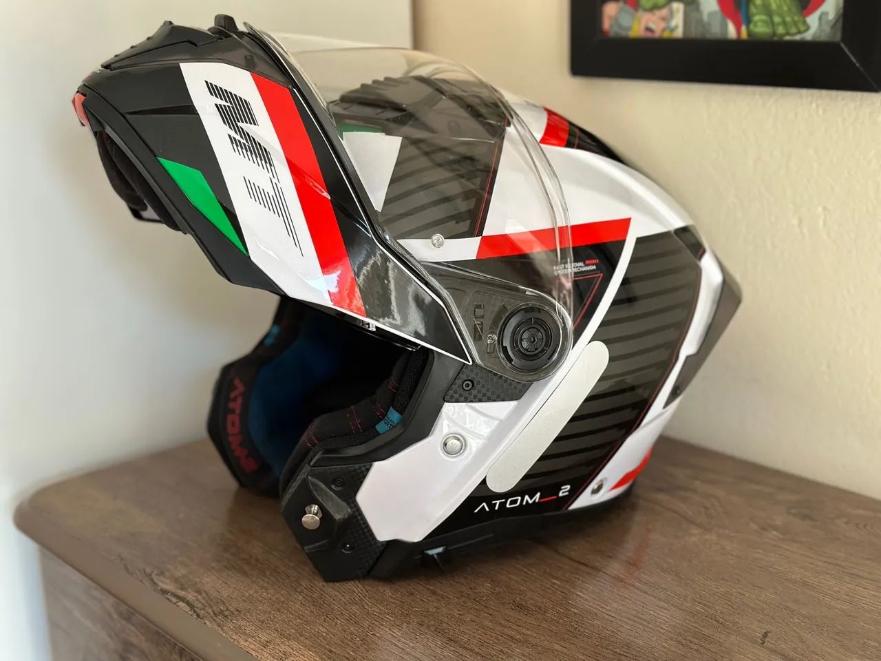 Capacete Moto Atom 2 - Preto/Branco/Vermelho