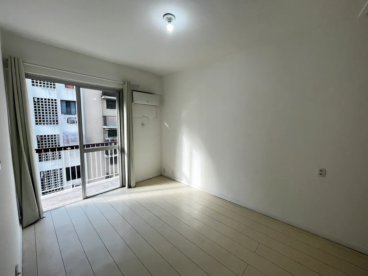 Imóvel para aluguel possui 78 metros quadrados com 2 quartos