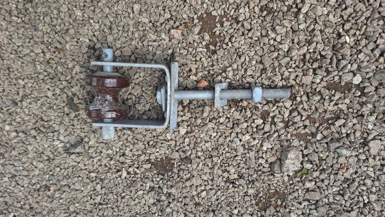 Isoladores para Rede Elétrica64706688779779123