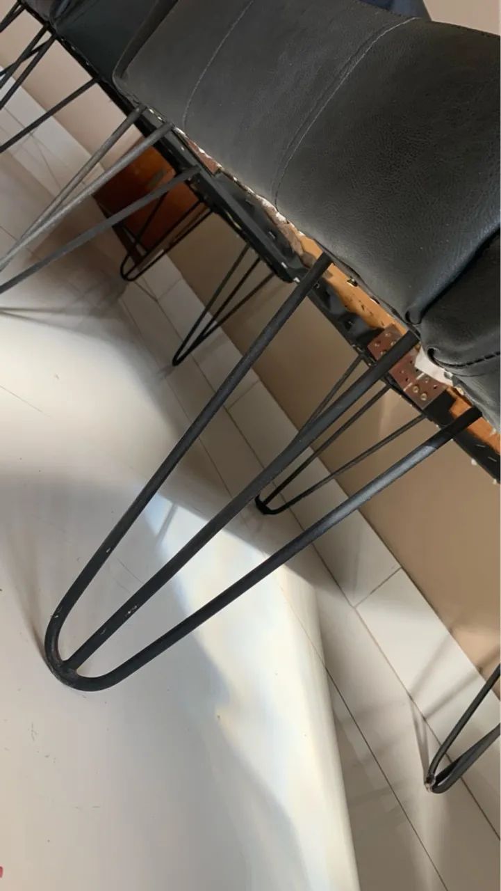 Poltronas de Couro Preto com Design Moderno - Foto 2