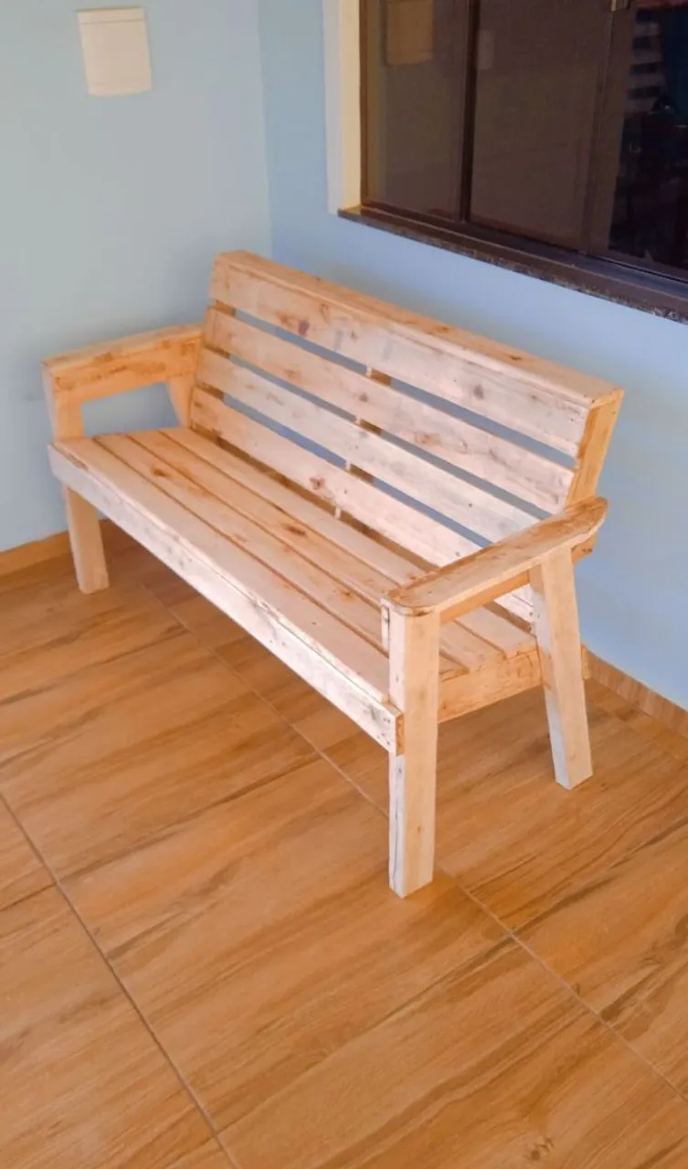 Banco em madeira de pinus - Conforto e Estilo!