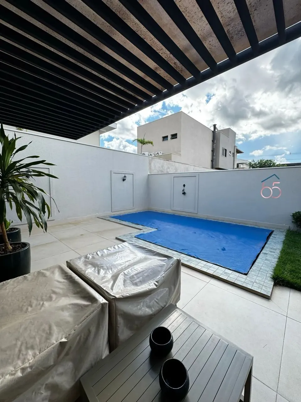 Casa Térrea Florais Valle,para venda possui 253 m2 com 3 quartos em Ribeirão do Lipa - Cui