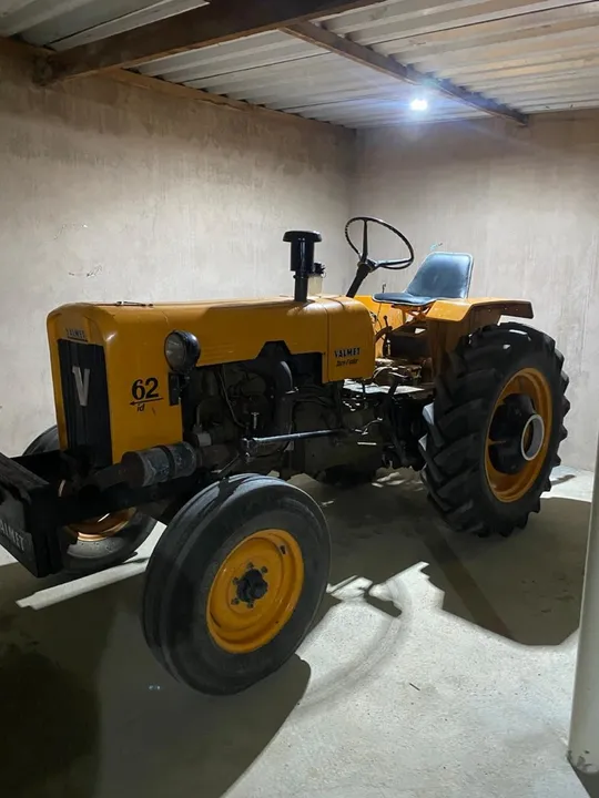 Trator Valmet 62 Id Cafeeiro - Excelente Estado
