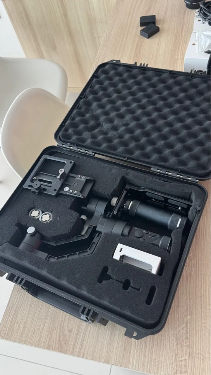 Estabilizador Gimbal Wordview para câmeras DSLR e Mirroless