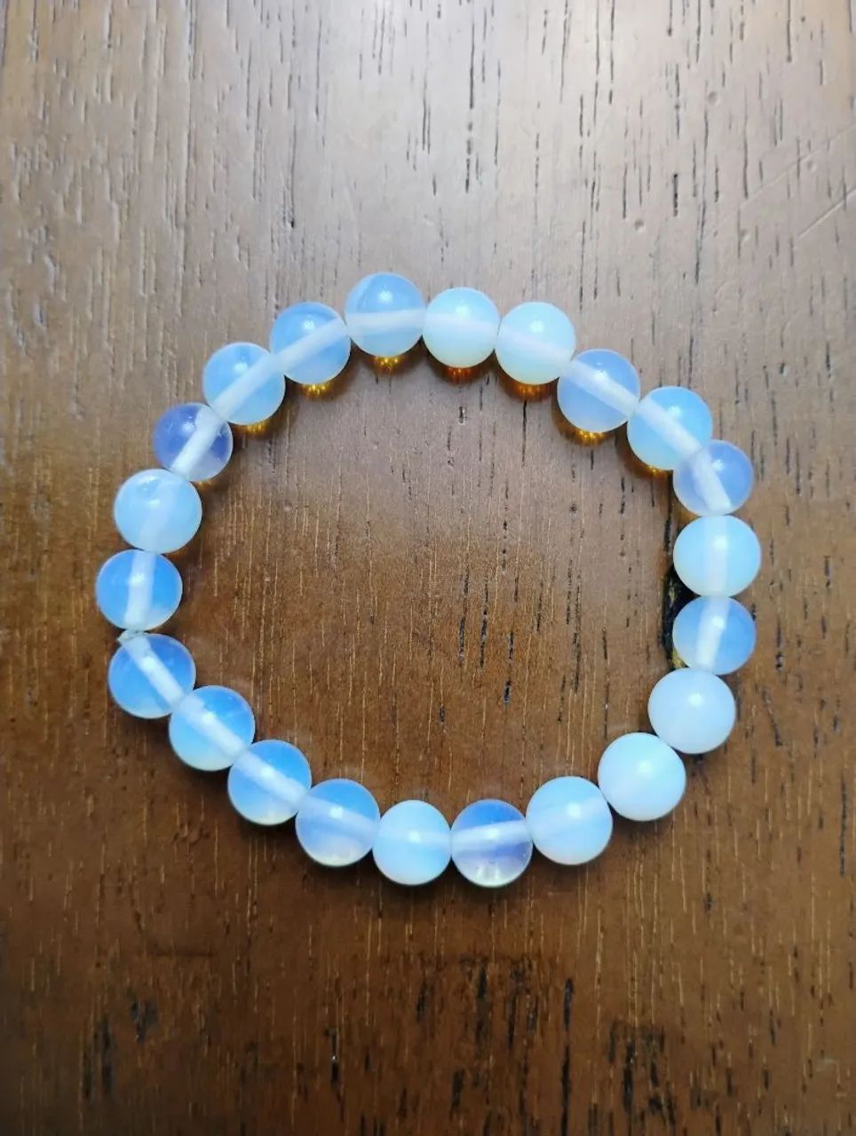Pulseira de pedra clara