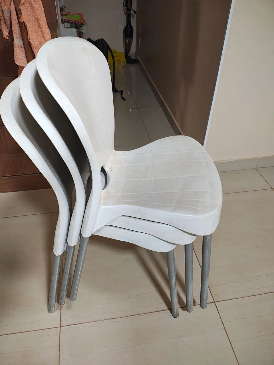 Cadeiras lindas e resistente  - Foto 2