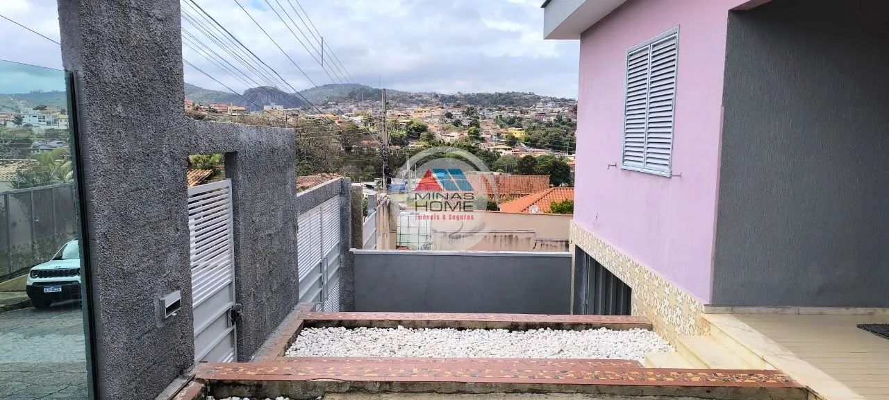 Casa grande, reformada, excelente localização - Foto 2