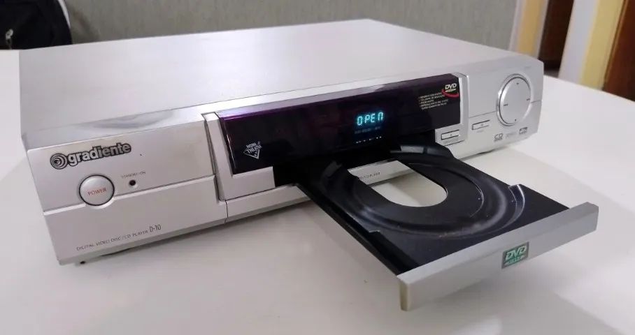 DVD e CD Player Gradiente D-10 + Controle e Cabos (No Estado / Leia) - Foto 3