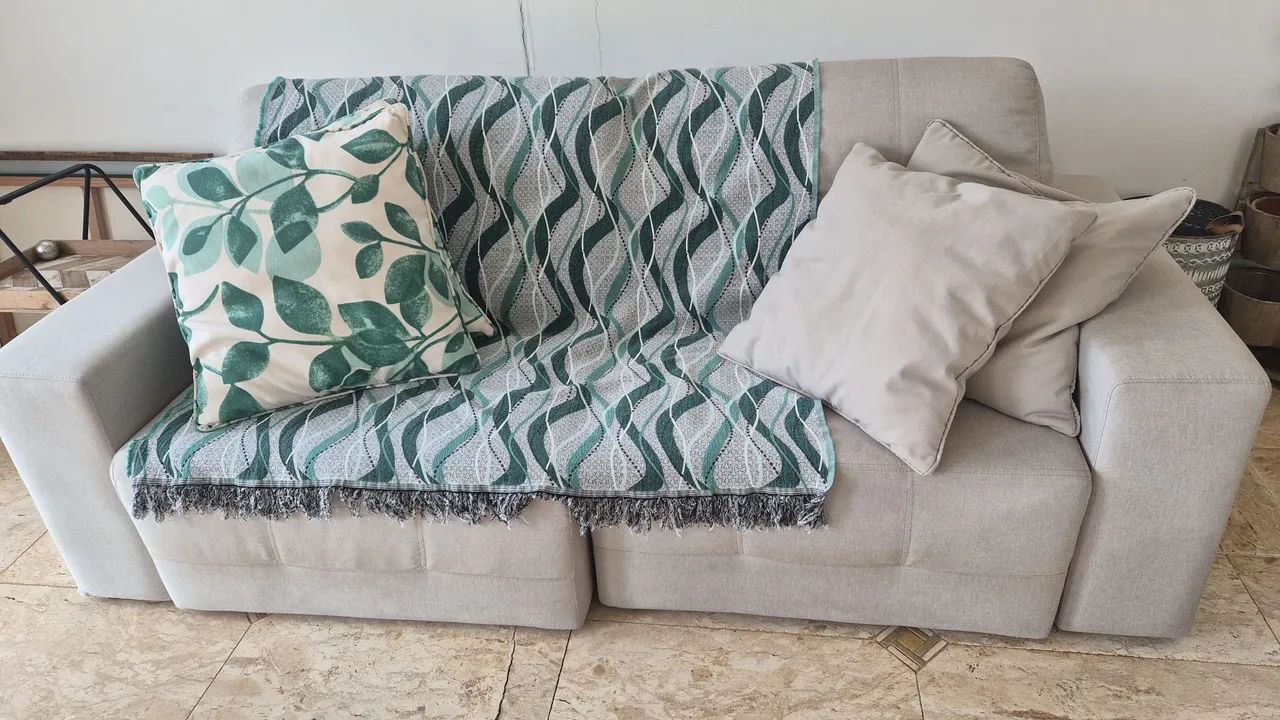 Sofa retratil super conservado comprado em loja conceito - Foto 2