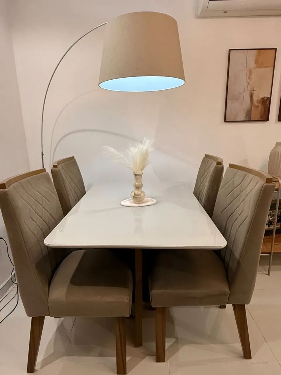 Mesa de jantar + 4 cadeiras estofadas  - Foto 4