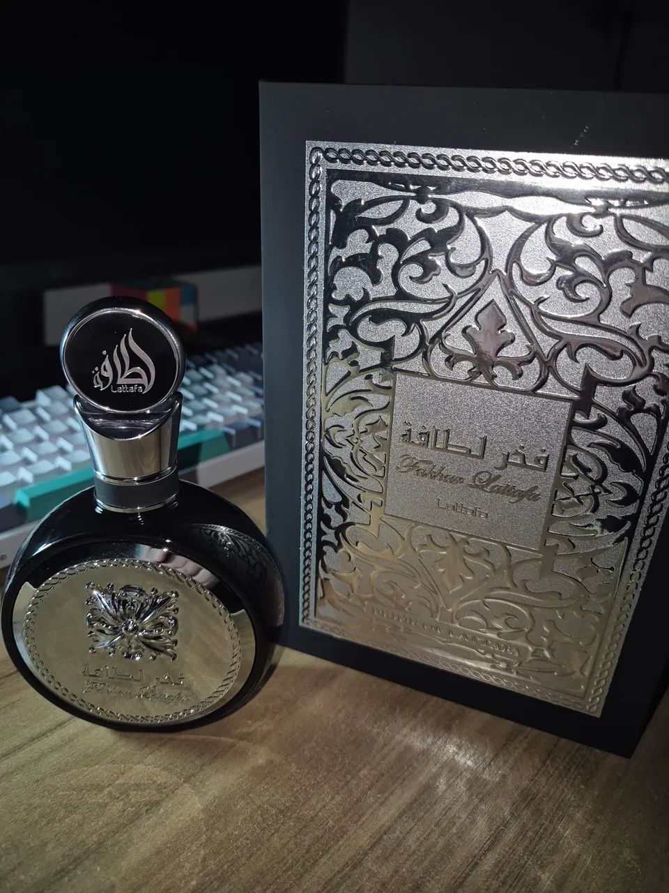 Perfume Árabe Fakhar Black da Lattafa