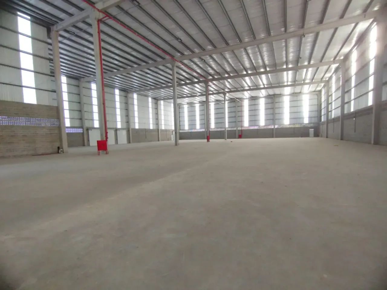 Galpão p/ Locação com 1.800m², em Civit I - Serra / ES
