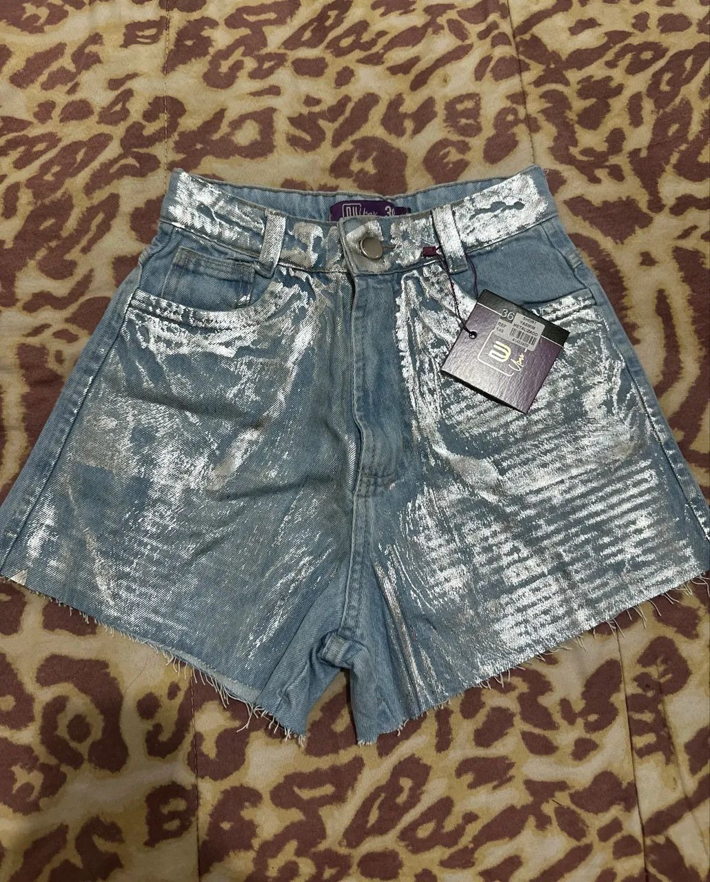 Short jeans metalizado (tamanho 36)