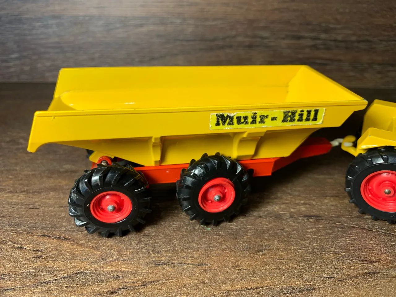 Brinquedo trator Muir- Hill  - Foto 2