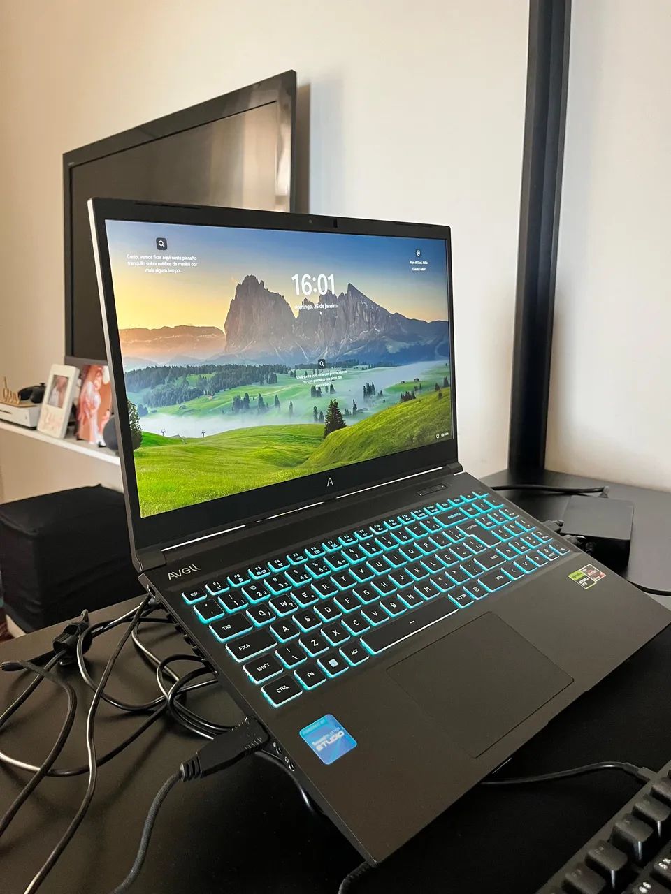 NOTEBOOK MODELO  -  AVELL ION A52r