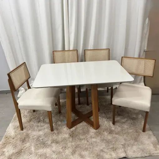 Mesa de Jantar 4 Cadeiras Maciça