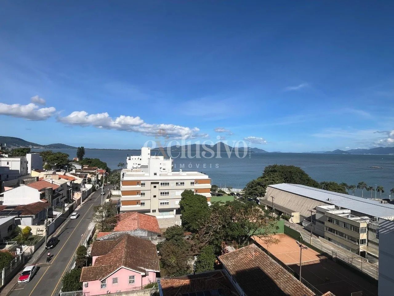 Apartamento 3 dormitórios em Coqueiros - Foto 2