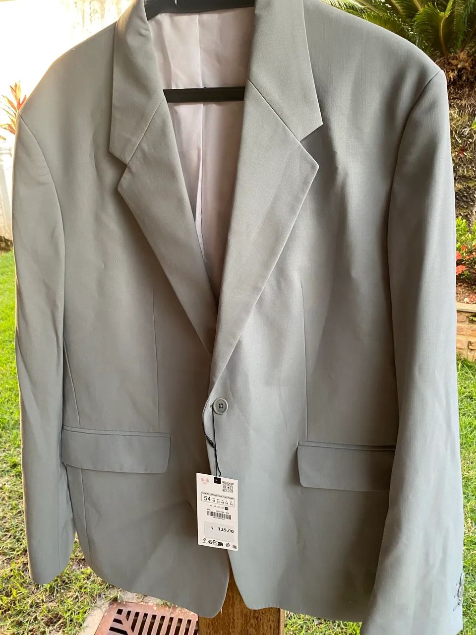 Blazer novo na cor cinza 