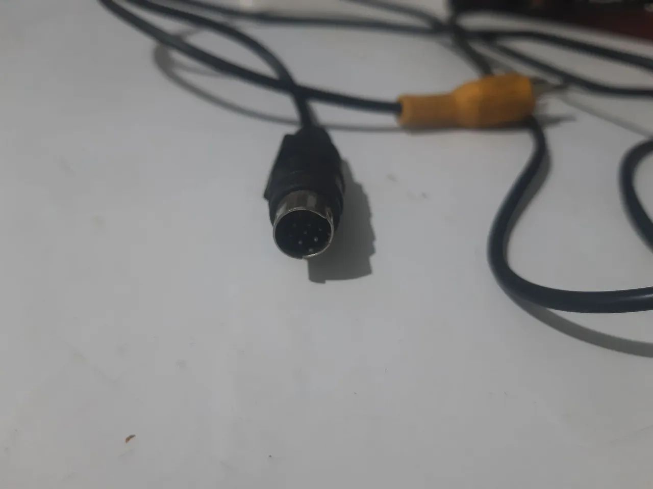 Cabo S-vídeo 9 pinos para RCA macho