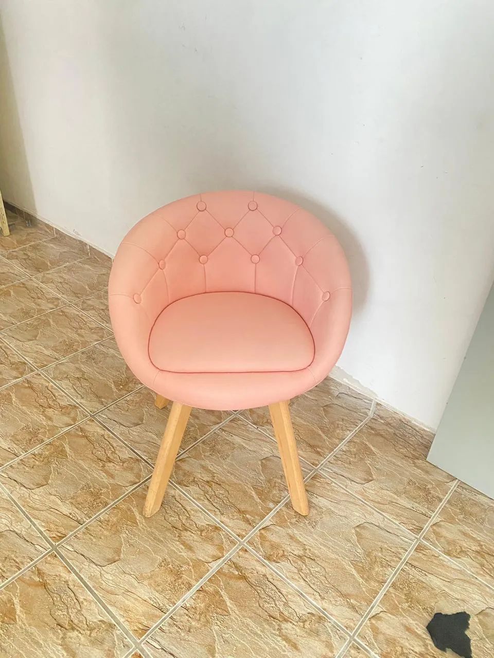 2 Poltronas Decorativas Rosé para Recepção/Consultório - Lindas