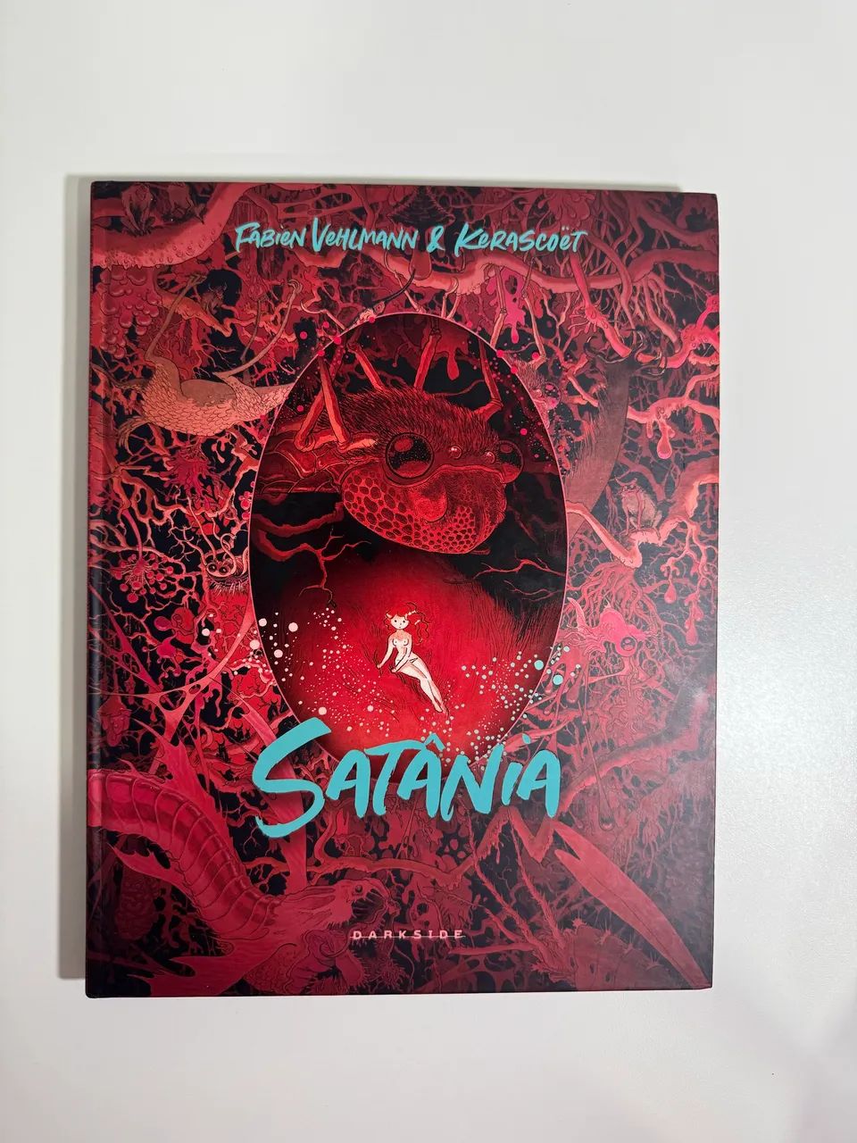 Satânia - Graphic Novel  - Foto 2